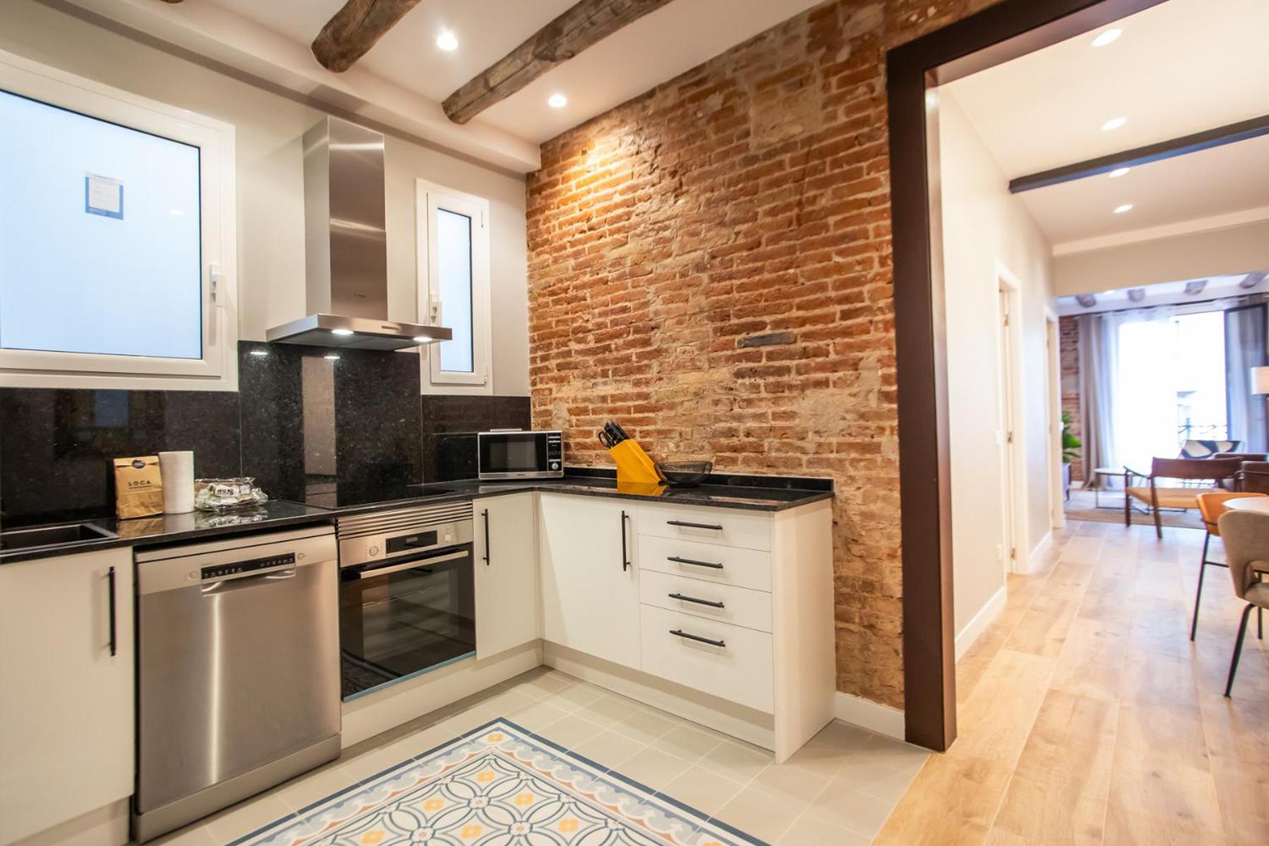 23mal1075- Beautiful 2br Near Sagrada Fa Apartamento *